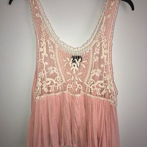 Cropped lace tank top